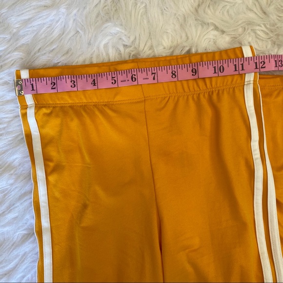🔥SOLD🔥 Marci Varsity Stripe Leggings Golden Yellow XS - Picture 10 of 14